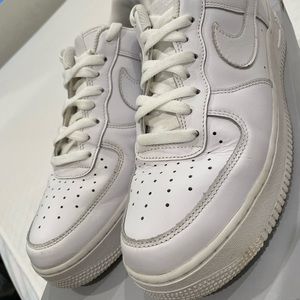 White Nike AF1 PreOwned size 10